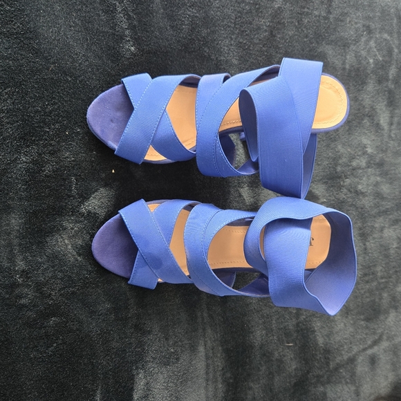 Shoes - Picture 2 of 3